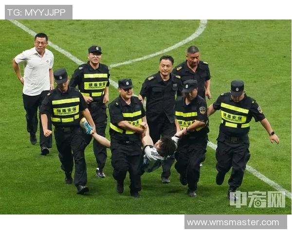 马丁内斯:从足球场上的传奇到生活中的启示与奋斗故事 马丁内斯:从足球场上的传奇到生活中的启示与奋斗故事