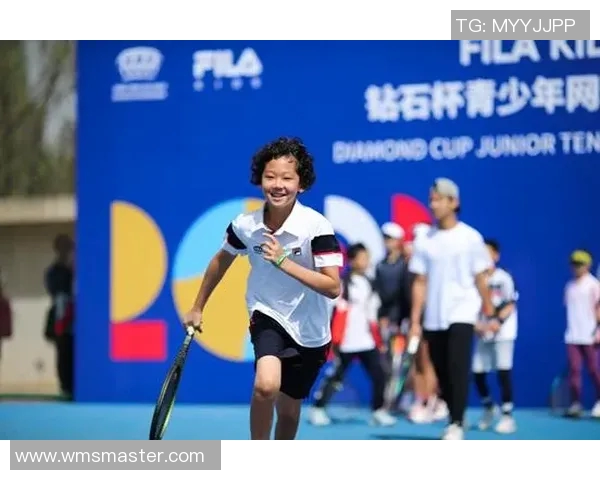 罗凯文的成长之路与职业生涯探索:从青涩少年到行业领军人物的蜕变与奋斗 罗凯文的成长之路与职业生涯探索:从青涩少年到行业领军人物的蜕变与奋斗