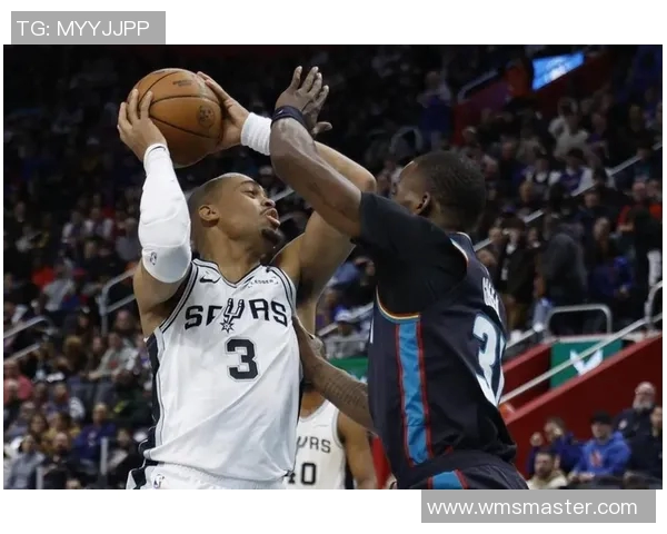 马刺与火箭季后赛第五场激战回顾精彩瞬间与关键时刻分析